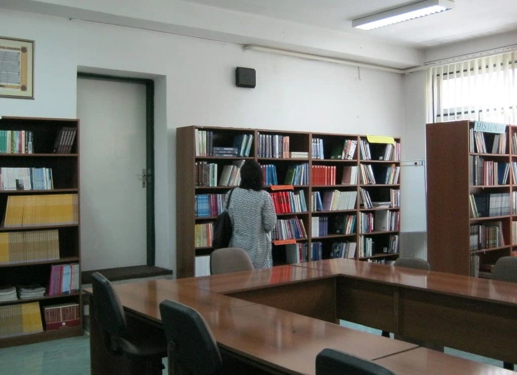 Školska biblioteka